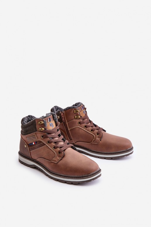 botas aisladas para hombre en color marrón McBraun