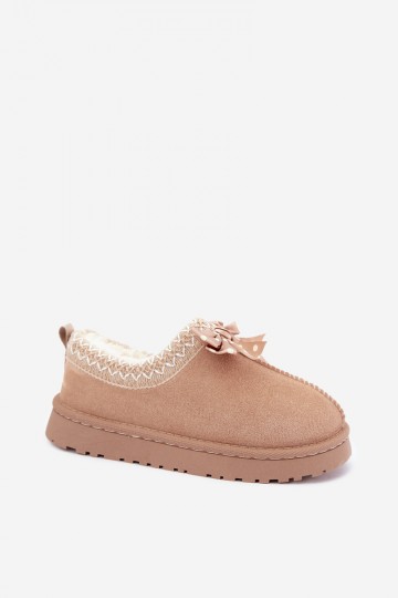 botas de nieve para niños con flores bordadas y lazo en color arena Ysmerine