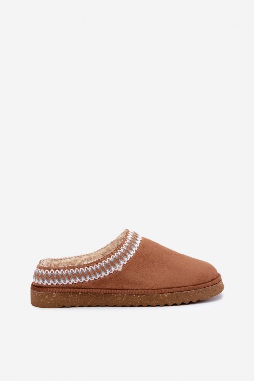 zapatillas de casa para mujer con flores bordadas en color marrón Inblu