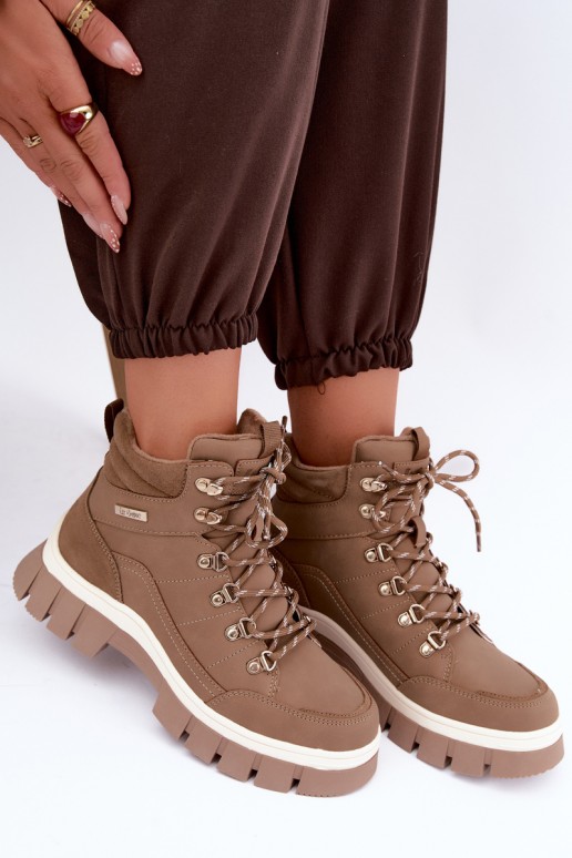 zapatos aislantes para mujer Lee Cooper LCJ-26-31-4582 en color arena