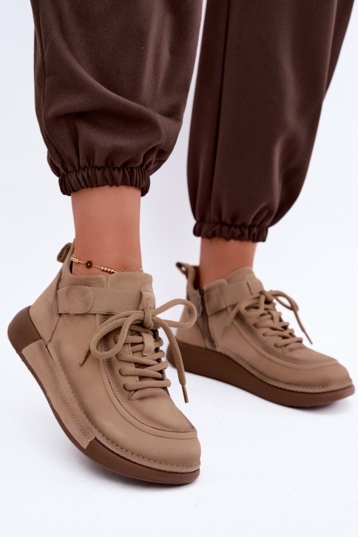 botines aislados de cuero natural Lee Cooper LCJ-26-19-4603 en color caqui