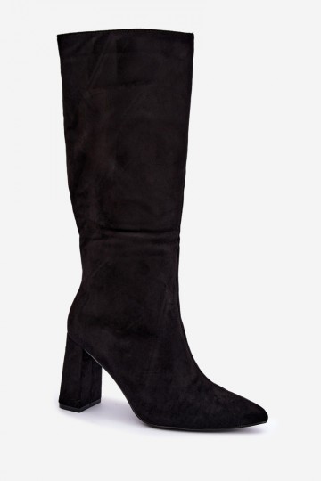 botas altas aisladas con tacón en color negro Evelle
