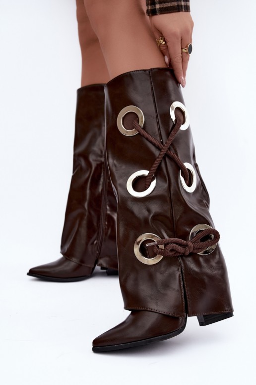botas altas con caña atada y cordones decorativos en color chocolate Pamina