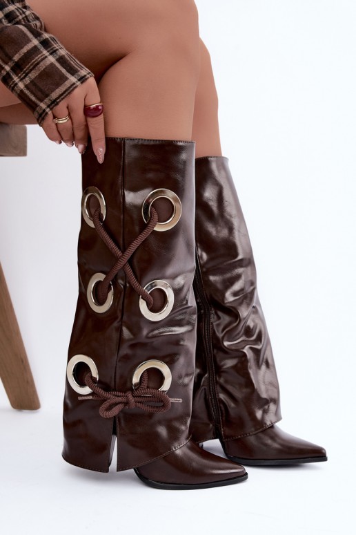 botas altas con caña atada y cordones decorativos en color chocolate Pamina