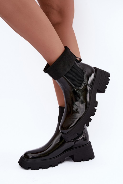 botines elegantes con efecto charol en color negro Sevella