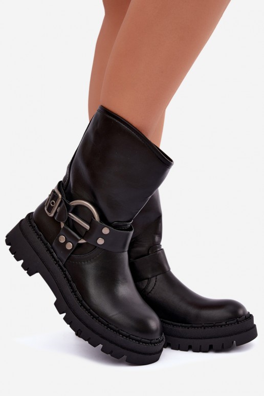 botines aislados con plataforma y correas en color negro Arienna
