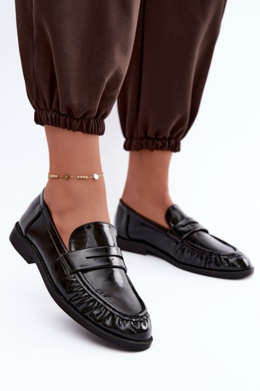 mocasines lacados con volantes en color negro Hellenne