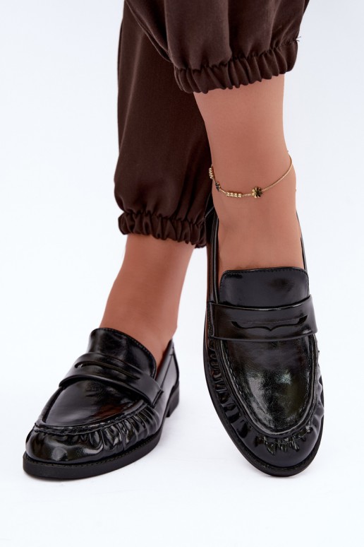 mocasines lacados con volantes en color negro Hellenne