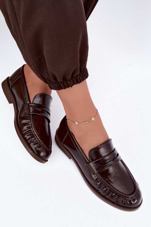 mocasines lacados con volantes en color chocolate Hellenne