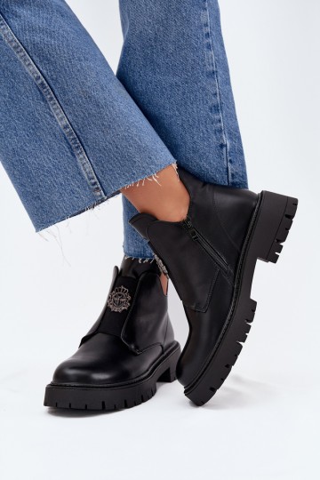Botines negros aislados de tacón bajo para mujer con adornos Lavira 2