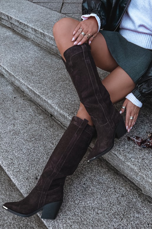 Botas altas de estilo cowboy con tacones en ante sintético marrón