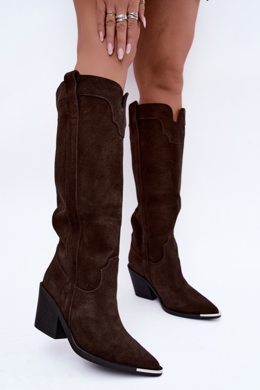 Botas altas de estilo cowboy con tacones en ante sintético marrón