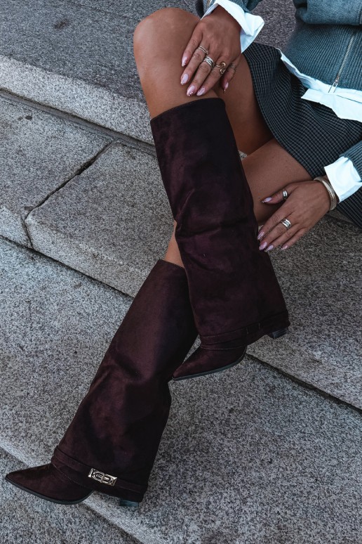 Botas altas cálidas con caña cosida y tacones en marrón Jorella