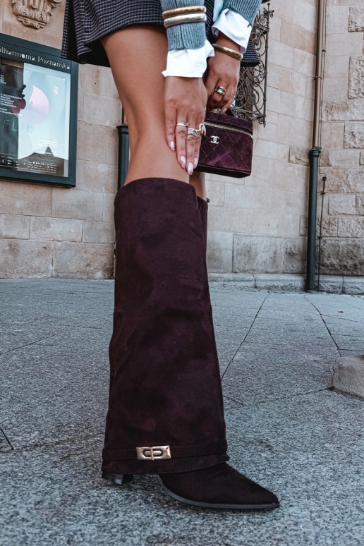 Botas altas cálidas con caña cosida y tacones en marrón Jorella