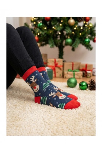Calcetines infantiles con renos sonrientes y árboles de Navidad en azul oscuro