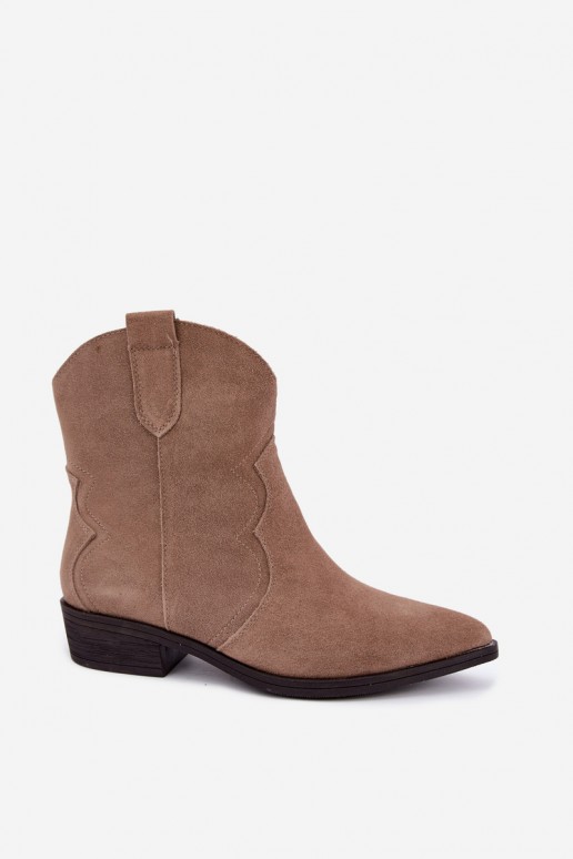 Botas de vaquero de ante color arena con tacón bajo Delsa
