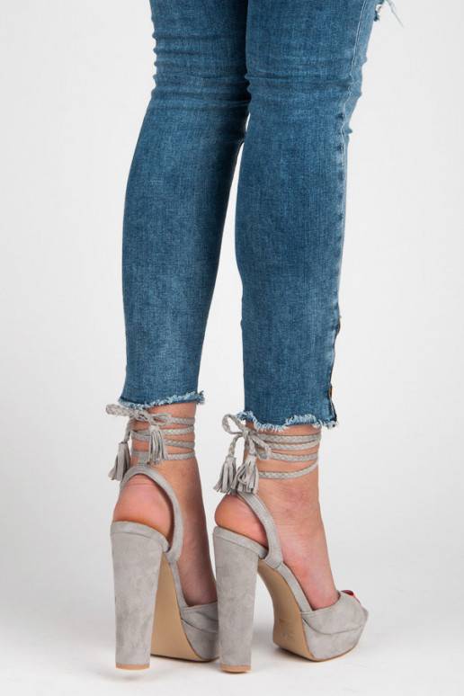 Sandalias de tacón grises VICES con detalles bohemios 1233-5G