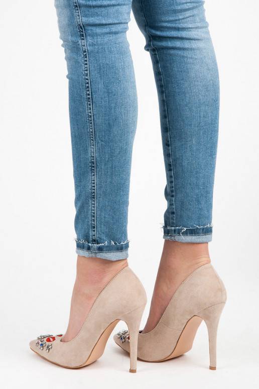 Sandalias color arena con detalles bordados y brillantes WL119BE