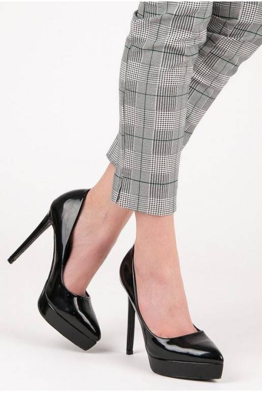Zapatos stilettos charol negro con plataforma en la puntera