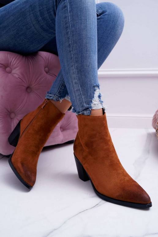 Botas con tacón confeccionadas en ante marrón Niki BAT_RV9524 CAMEL