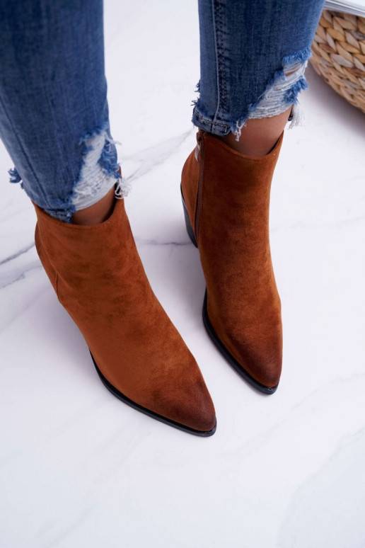 Botas con tacón confeccionadas en ante marrón Niki BAT_RV9524 CAMEL