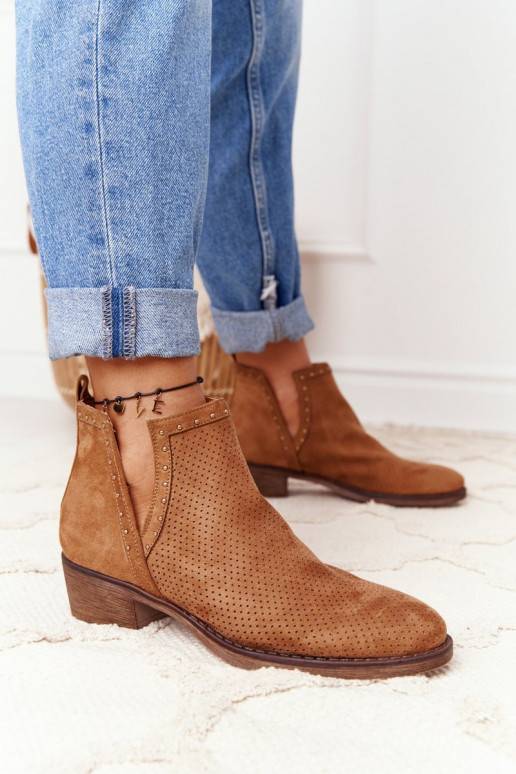 con elementos calados Botas Cut Out modelo color marrón Clever