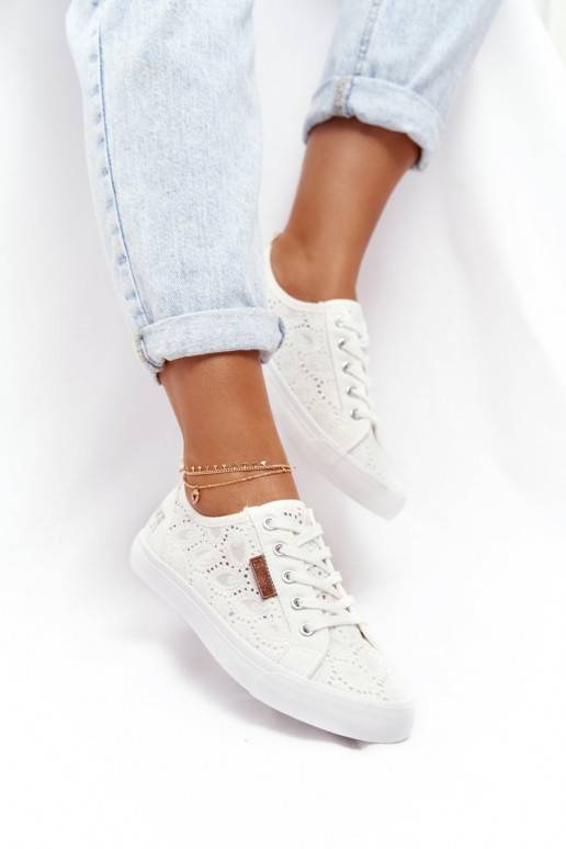 Zapatillas blancas con motivos de... Zapatillas blancas con motivos de...