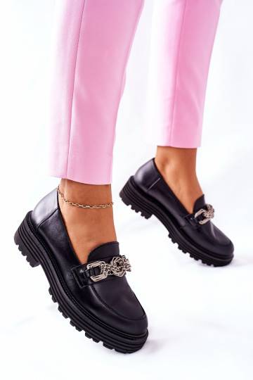 Zapatos clásicos en negro.