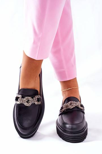 Zapatos clásicos en negro. 2