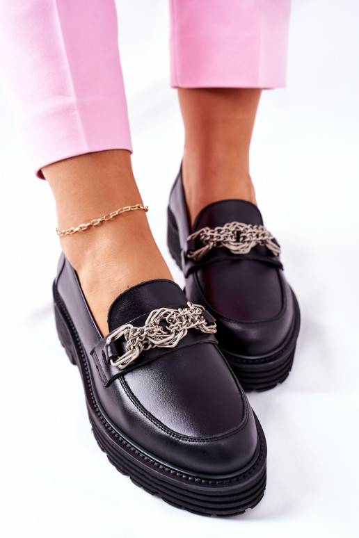 Zapatos clásicos en negro. Zapatos clásicos en negro.