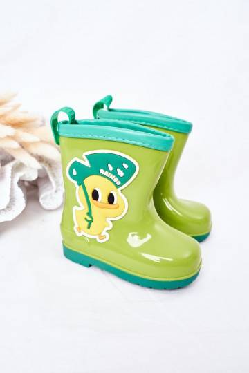 Zapatos de goma para niños en color verde. 2