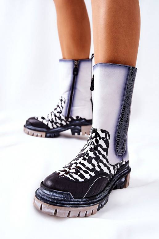 Botas con estilo en blanco y negro Botas con estilo en blanco y negro