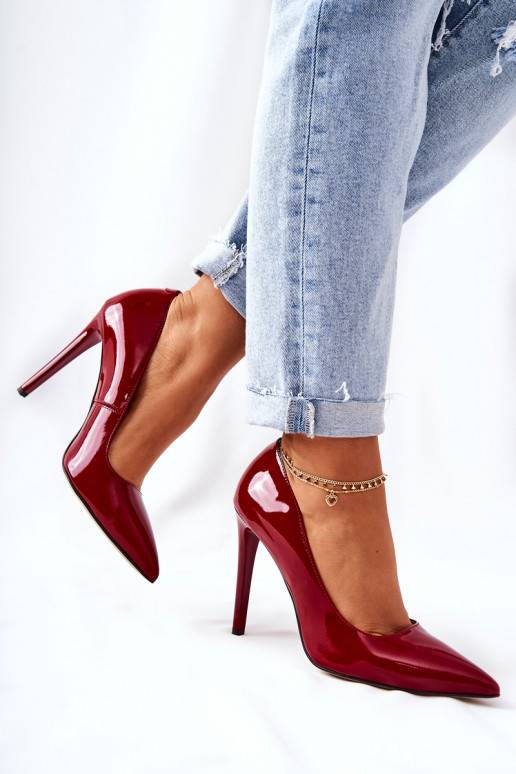 Zapatos de tacón con puntera en punta... Zapatos de tacón con puntera en punta...