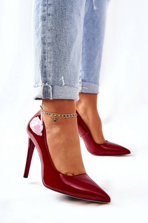 Zapatos de tacón con puntera en punta... Zapatos de tacón con puntera en punta...