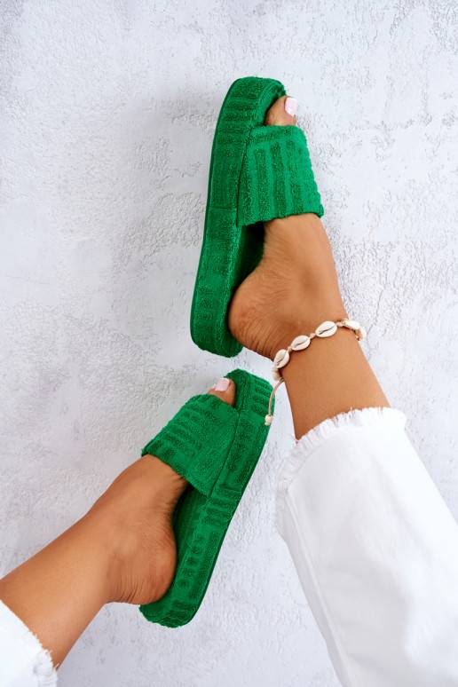 Zapatillas con plataforma en color verde Lilly