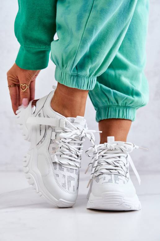 Zapatillas modelo zapatos con suelas masivas de moda en color blanco Tu estilo