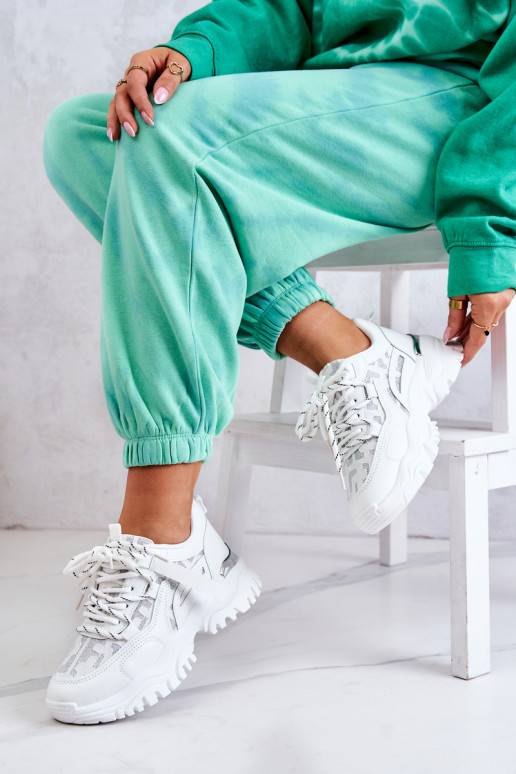 Zapatillas modelo zapatos con suelas masivas de moda en color blanco Tu estilo