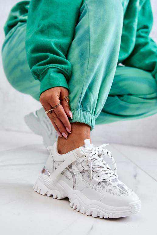 Zapatillas modelo zapatos con suelas masivas de moda en color blanco Tu estilo