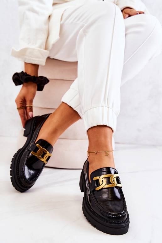 Zapatos con efecto charol y adornos...