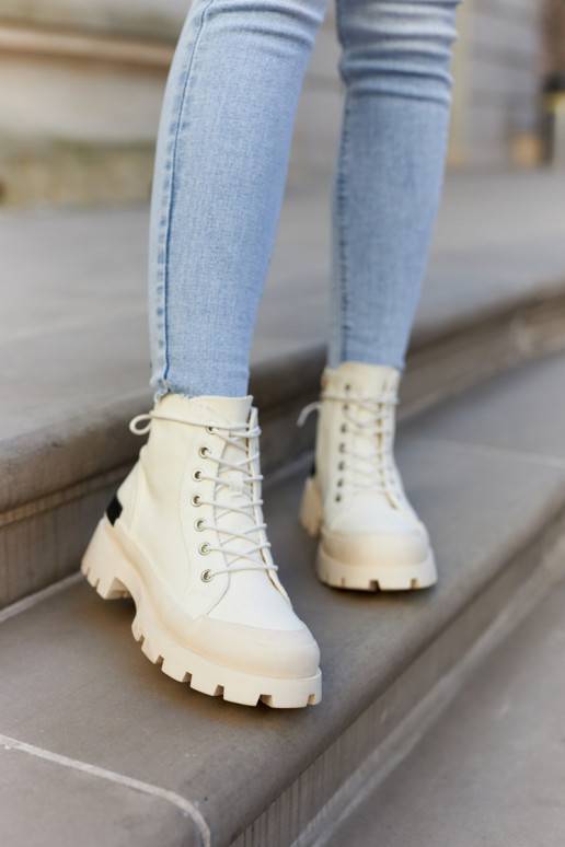 Botines de mujer en color marfil Larina