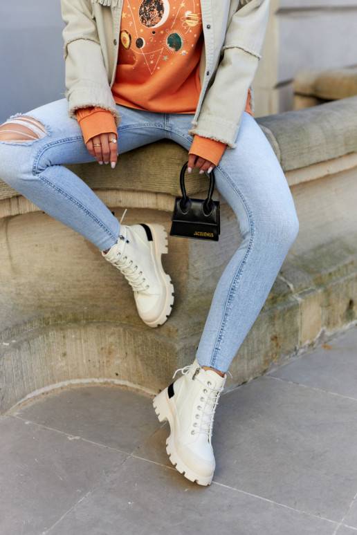 Botines de mujer en color marfil Larina