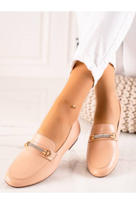 Mocasines de estilo elegante con ojales brillantes.
