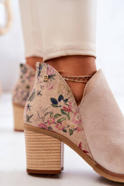 Botines de mujer con tacón en color marfil
