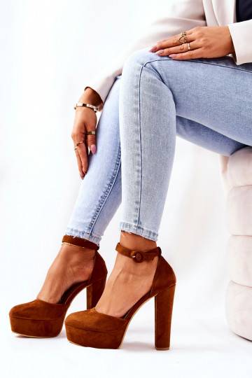 Botas con tacón y... 2