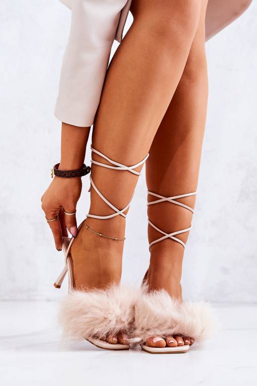 Sandalias con tacón fino y pelo Nude...