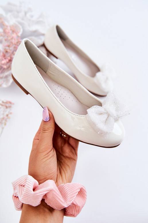 Bailarinas infantiles con efecto lacado y cintas en color blanco Zolly