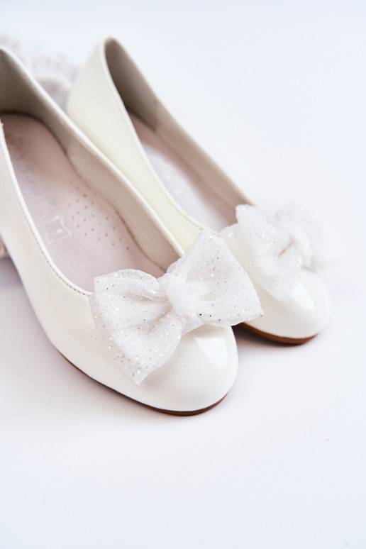 Bailarinas infantiles con efecto lacado y cintas en color blanco Zolly