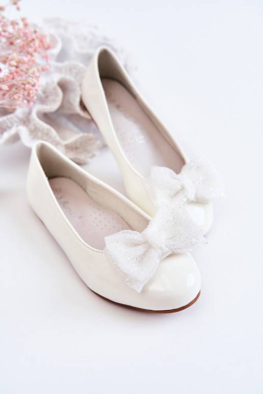 Bailarinas infantiles con efecto lacado y cintas en color blanco Zolly