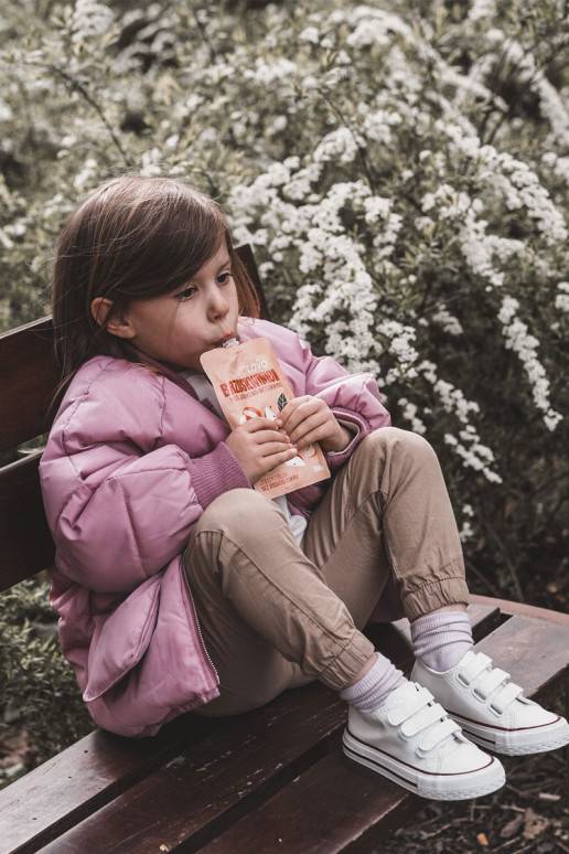 Zapatos casual infantil con cierres adhesivos en color blanco Foster