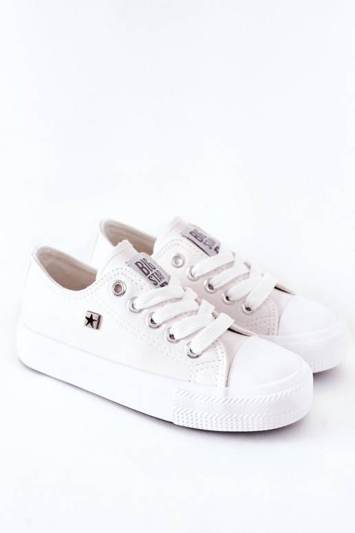 Zapatos de ocio para niños en blanco... Zapatos de ocio para niños en blanco...